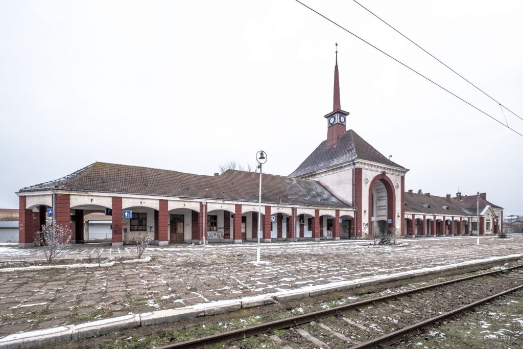 HERITAGE ALERT - HUNEDOARA TRAIN STATION!